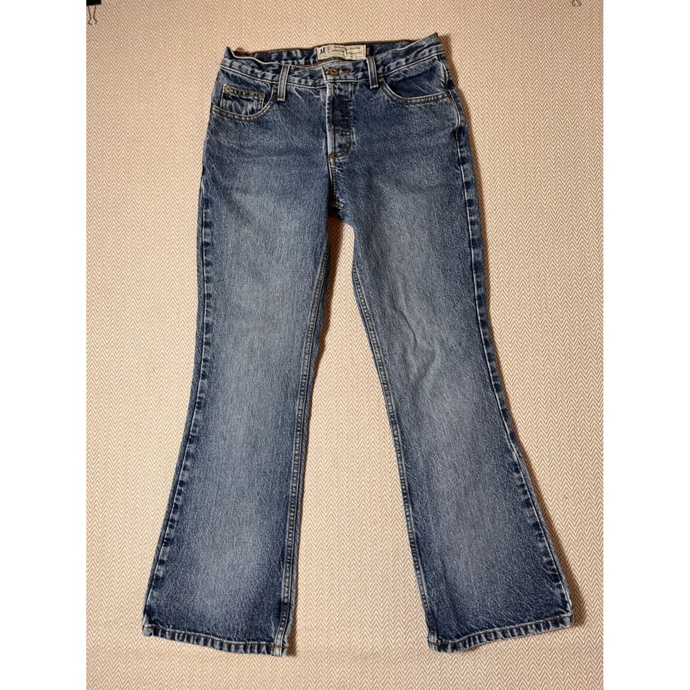 American Eagle Women's Kick Boot Distressed Medium Wash‎ Jeans Size 2 Short